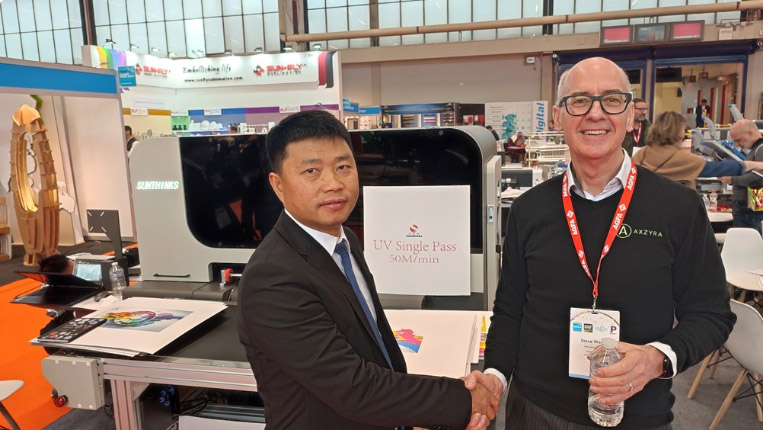 与领先奢侈品集团达成战略合作伙伴关系